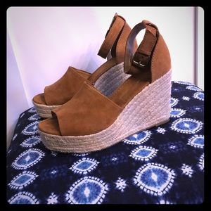 Universal Thread Emery platform espadrille sandal